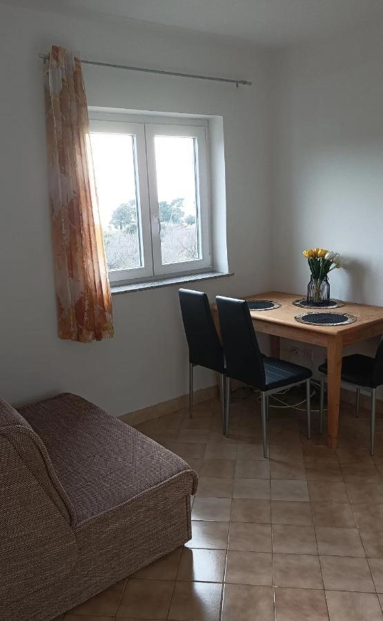Family Apartments Tomy Punat Esterno foto