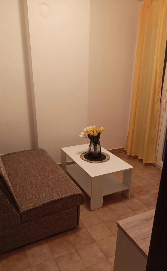 Family Apartments Tomy Punat Esterno foto