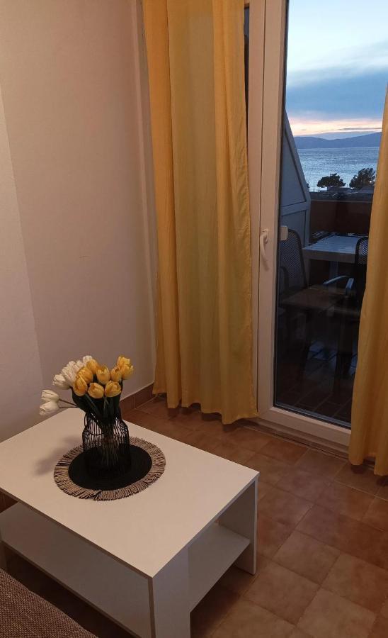 Family Apartments Tomy Punat Esterno foto