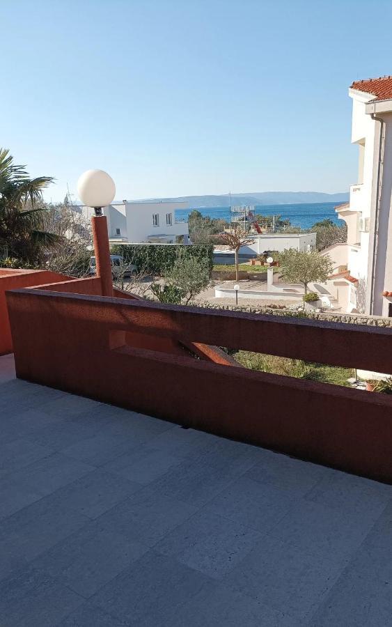 Family Apartments Tomy Punat Esterno foto