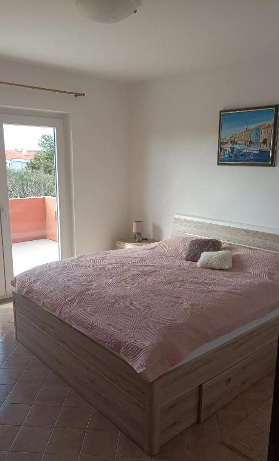 Family Apartments Tomy Punat Esterno foto