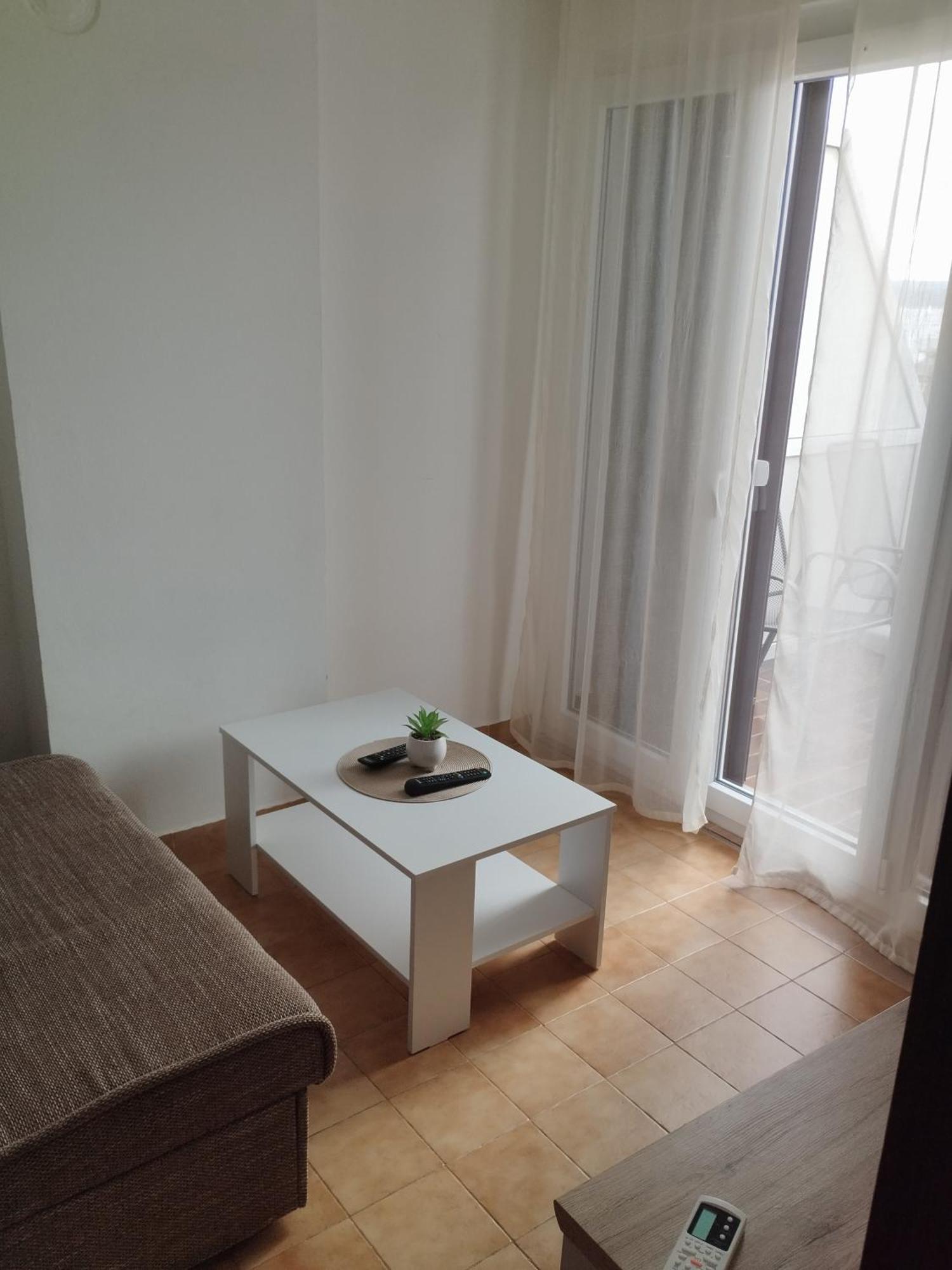 Family Apartments Tomy Punat Esterno foto