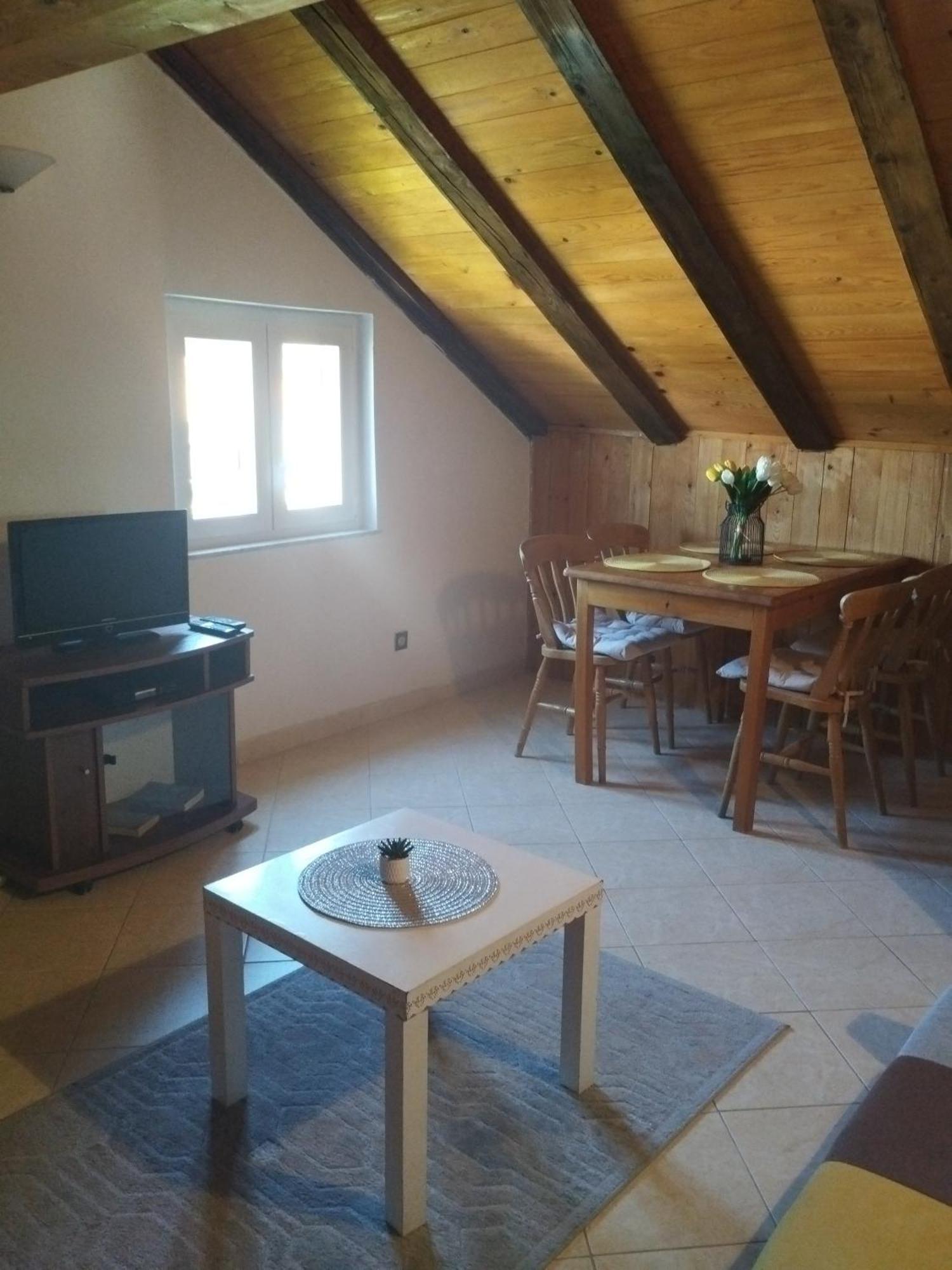 Family Apartments Tomy Punat Esterno foto